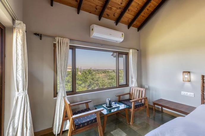 Imagen de la habitación del Hotel The Kutchh Courtyard Resort. Foto 16