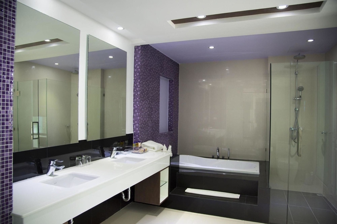 Imagen de la habitación del Hotel The L Resort. Foto 3