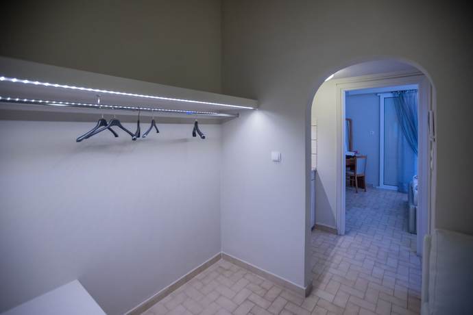 Imagen de la habitación del Hotel The L Suites and Apartments. Foto 4