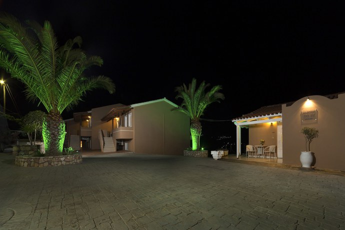 Imagen de los interiores del Hotel The L Suites and Apartments. Foto 19