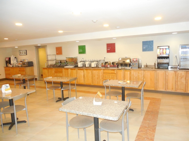 Imagen del bar/restaurante del Hotel The LOOK Red Hook. Foto 3