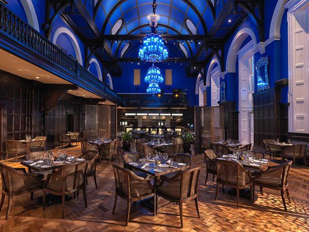 Imagen del bar/restaurante del Hotel The LaLiT London. Foto 2