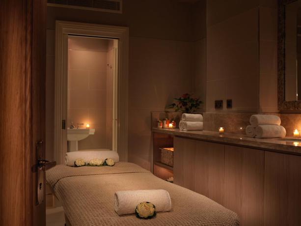 Imagen de la habitación del Hotel The LaLiT London. Foto 6