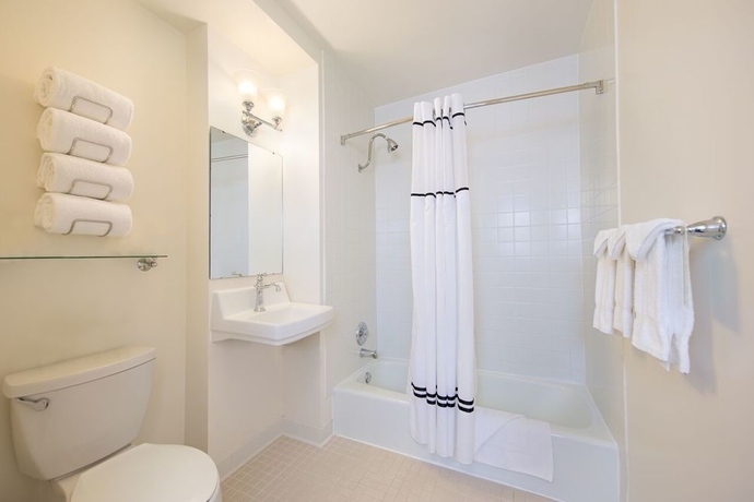 Imagen de la habitación del Hotel The Lafayette , Swim Club and Bungalows. Foto 9