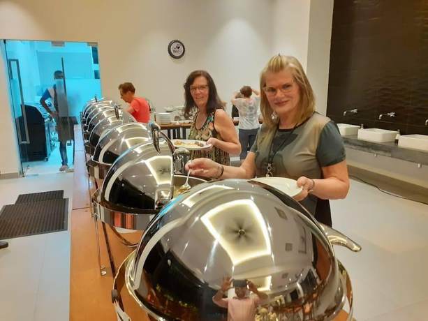 Imagen del bar/restaurante del Hotel The Lake Forest. Foto 3