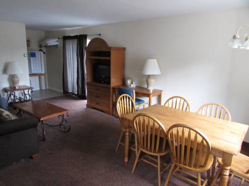 Imagen de la habitación del Hotel The Lake George Inn. Foto 11