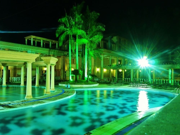 Imagen de la piscina del Hotel The Lake Land Country Club Residency. Foto 16