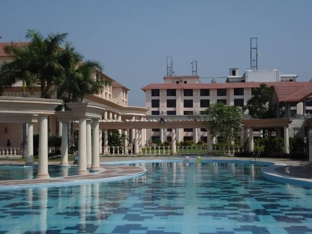 Imagen de la piscina del Hotel The Lake Land Country Club Residency. Foto 19