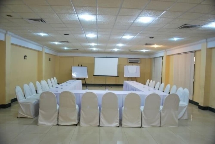 Imagen de los interiores del Hotel The Lake Land Country Club Residency. Foto 15