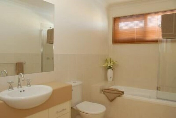 Imagen de la habitación del Hotel The Lakes Apartments. Foto 19