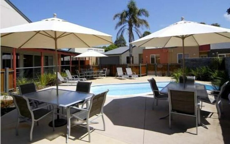 Imagen de los exteriores del Hotel The Lakes Apartments. Foto 28
