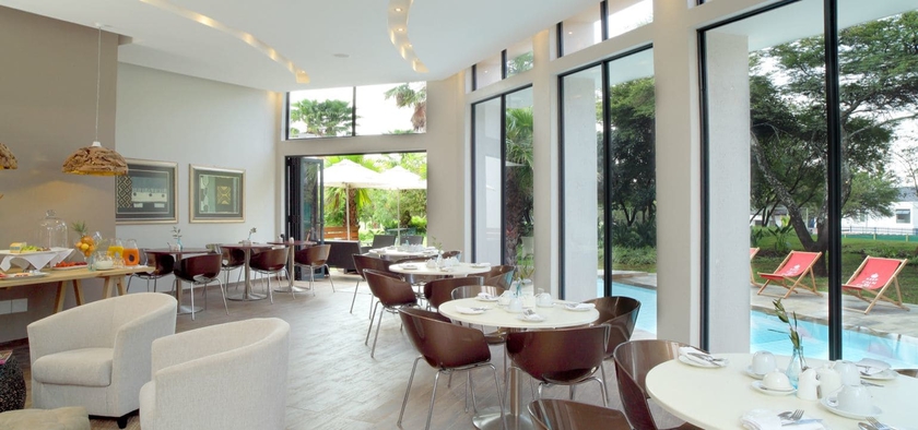 Imagen del bar/restaurante del Hotel The Lakes Boutique Lodge. Foto 2