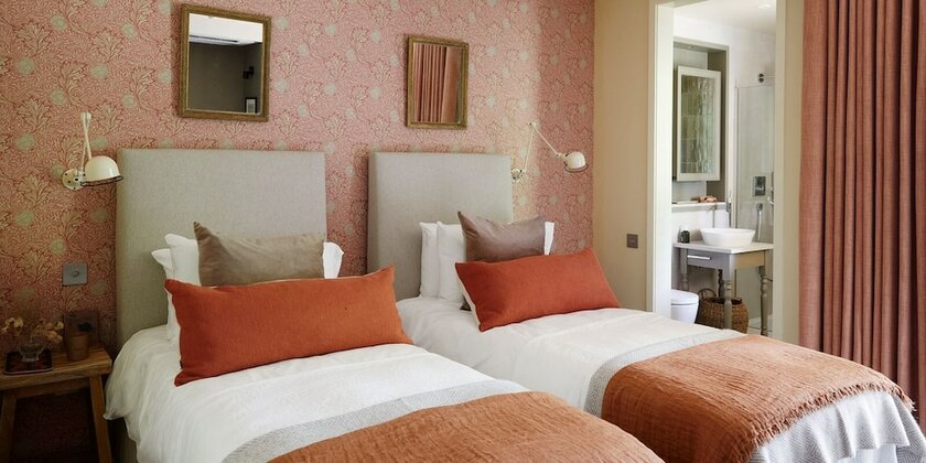 Imagen general del Hotel The Lakes By YOO. Foto 3
