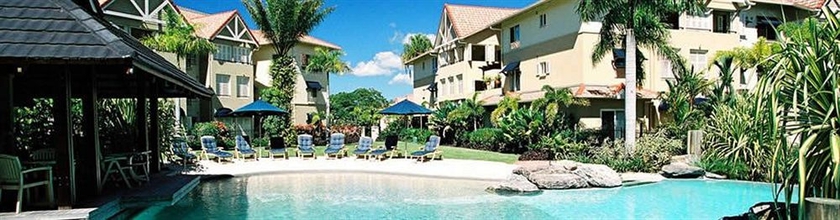 Imagen de la piscina del Hotel The Lakes Resort Cairns. Foto 5