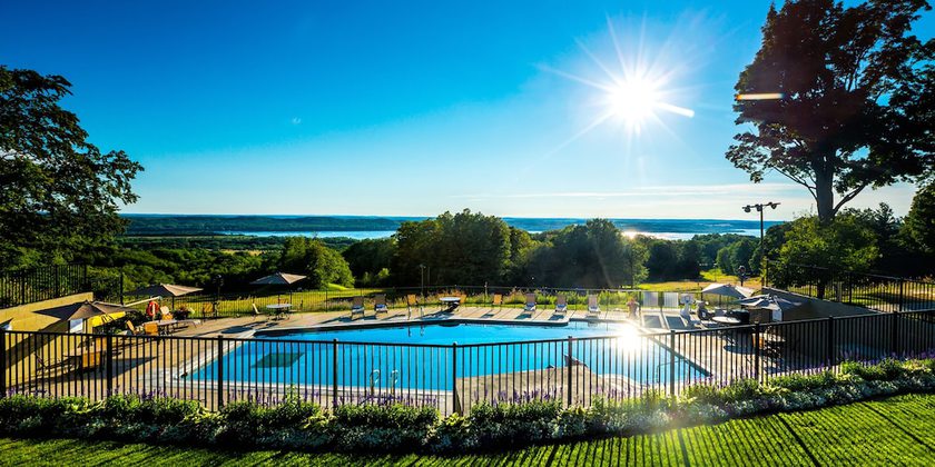 Imagen de la piscina del Hotel The Lakeview, Shanty Creek Resort. Foto 19