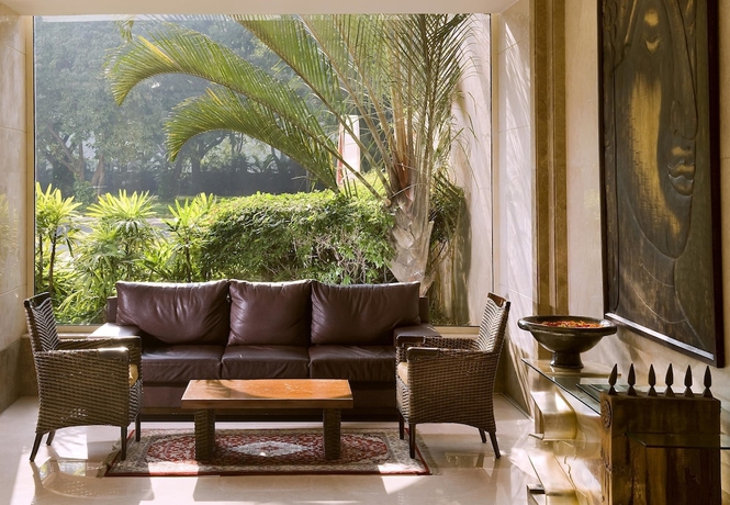 Imagen de los interiores del Hotel The Lalit Ashok Bangalore. Foto 16