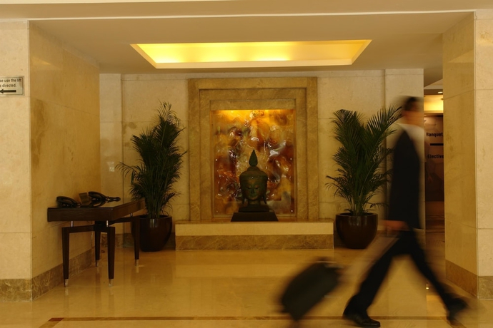 Imagen de los interiores del Hotel The Lalit Ashok Bangalore. Foto 17