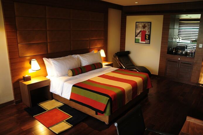 Imagen de la habitación del Hotel The Lalit Chandigarh. Foto 15