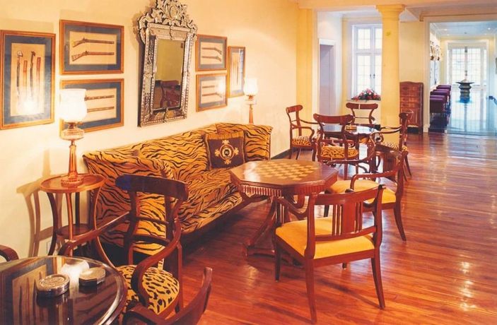 Imagen de los interiores del Hotel The Lalit Grand Palace Srinagar. Foto 15