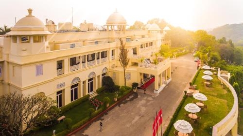 Imagen general del Hotel The Lalit Laxmi Vilas Palace. Foto 3