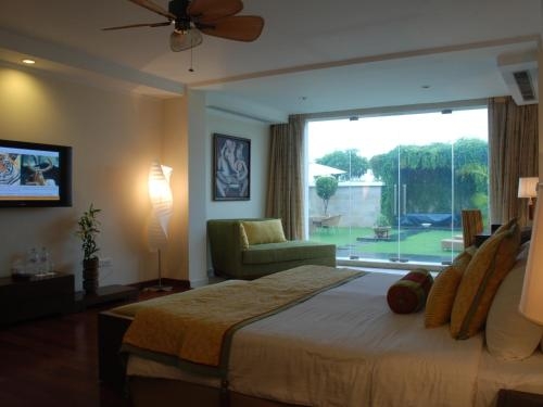 Imagen de la habitación del Hotel The Lalit Temple View Khajuraho. Foto 6