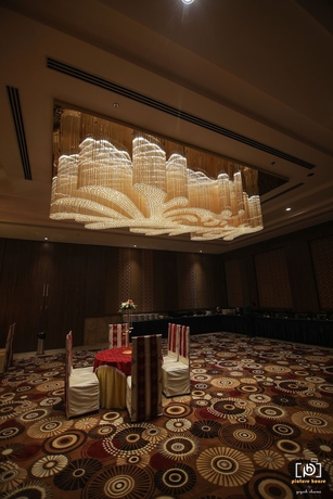 Imagen de los interiores del Hotel The Lalita Grand. Foto 19