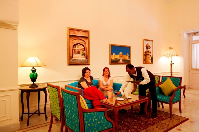 Imagen del bar/restaurante del Hotel The Lallgarh Palace - A Heritage. Foto 2