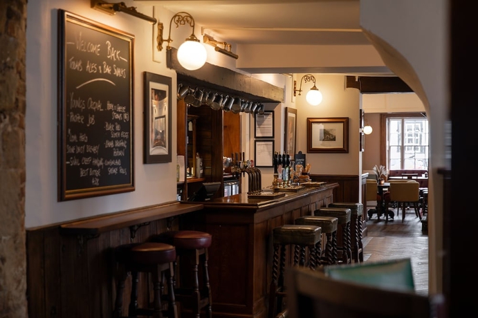 Imagen del bar/restaurante del Hotel The Lamb Hindon. Foto 3