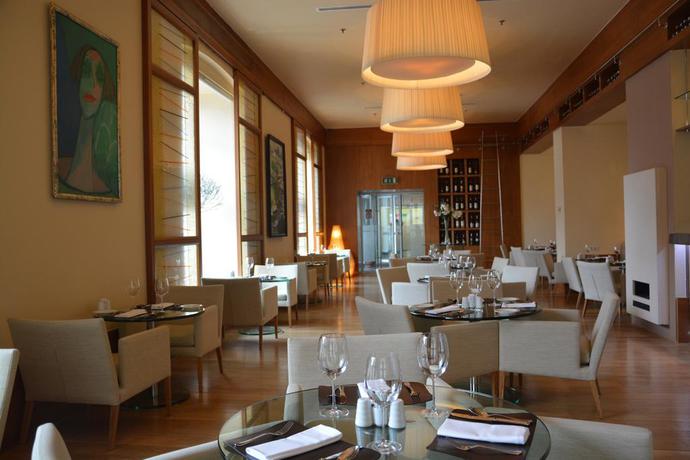 Imagen del bar/restaurante del Hotel The Landmark, Baku. Foto 2