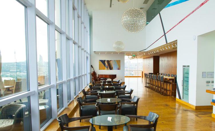 Imagen del bar/restaurante del Hotel The Landmark, Baku. Foto 3