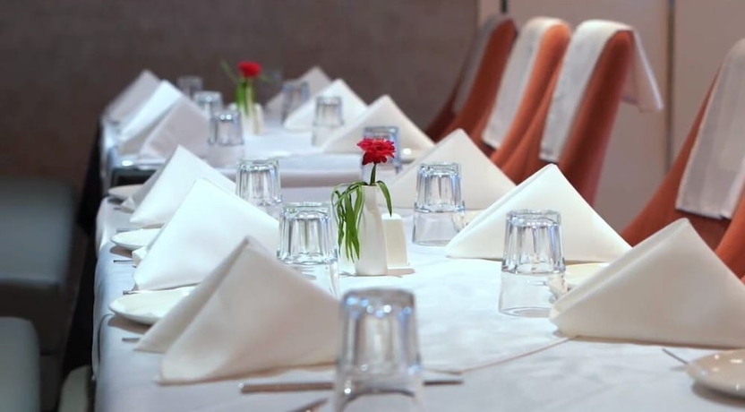 Imagen del bar/restaurante del Hotel The Landmark, Chhatarpur. Foto 3