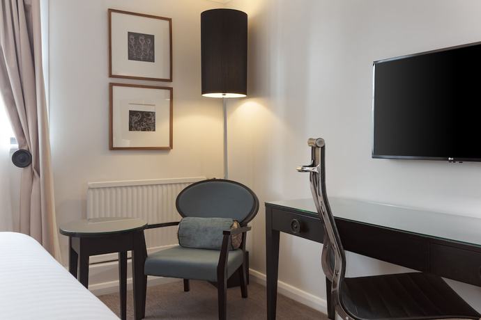 Imagen de la habitación del Hotel The Landmark and Leisure Club. Foto 3