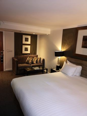 Imagen de la habitación del Hotel The Landmark and Leisure Club. Foto 8