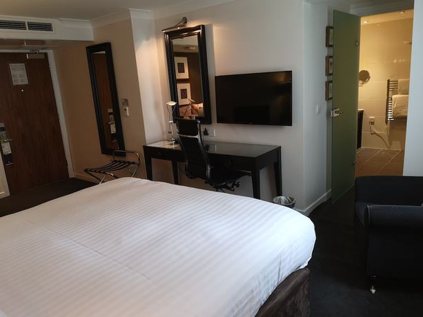 Imagen de la habitación del Hotel The Landmark and Leisure Club. Foto 16