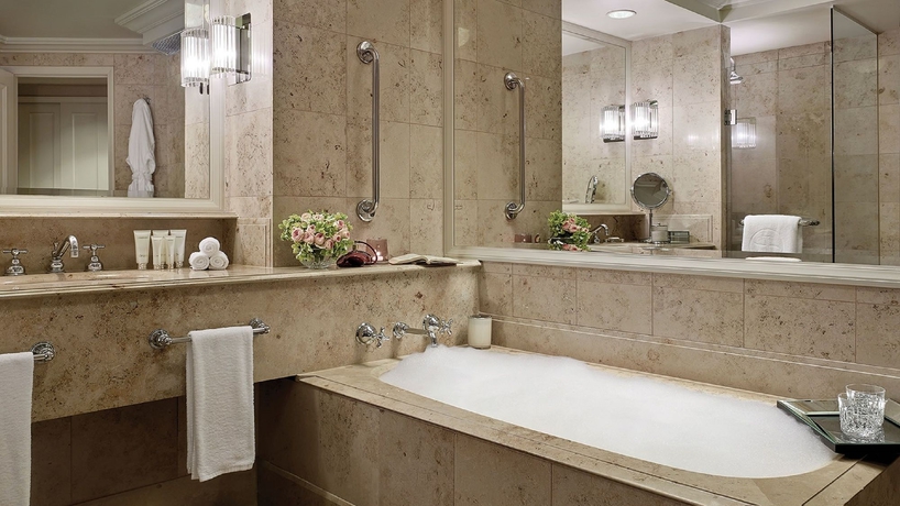 Imagen de la habitación del Hotel The Langham, Melbourne. Foto 10