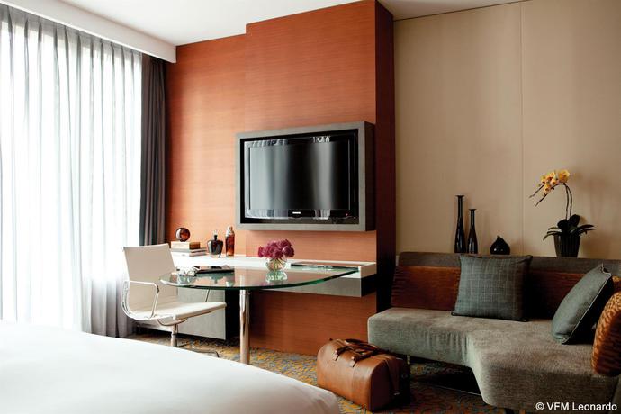 Imagen de la habitación del Hotel The Langham, Shanghai, Xintiandi. Foto 8