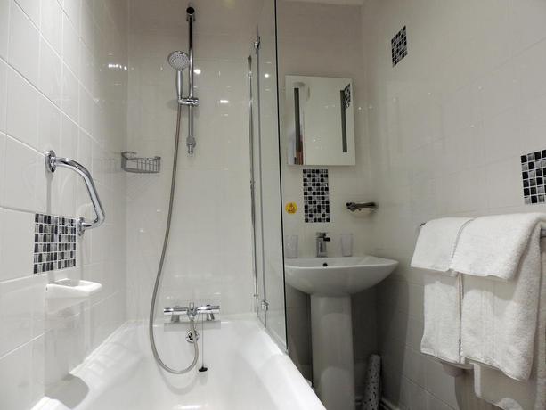 Imagen de la habitación del Hotel The Lansdowne. Foto 12