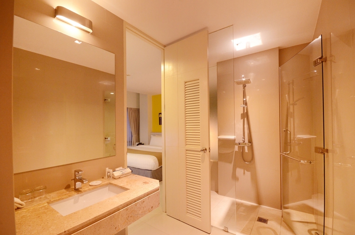 Imagen de la habitación del Hotel The Lantern Resorts Patong. Foto 2