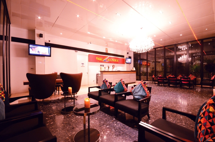 Imagen de los interiores del Hotel The Lantern Resorts Patong. Foto 16