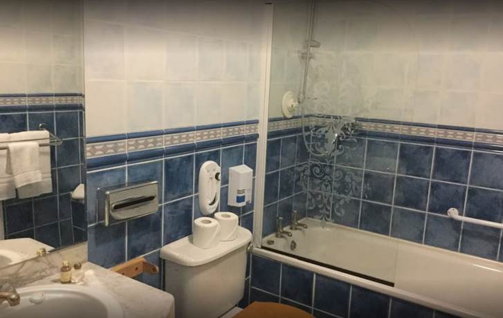 Imagen de la habitación del Hotel The Lanterns. Foto 13