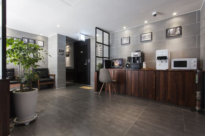 Imagen de los interiores del Hotel The Last. Foto 19