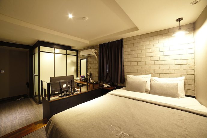 Imagen de la habitación del Hotel The Last. Foto 8