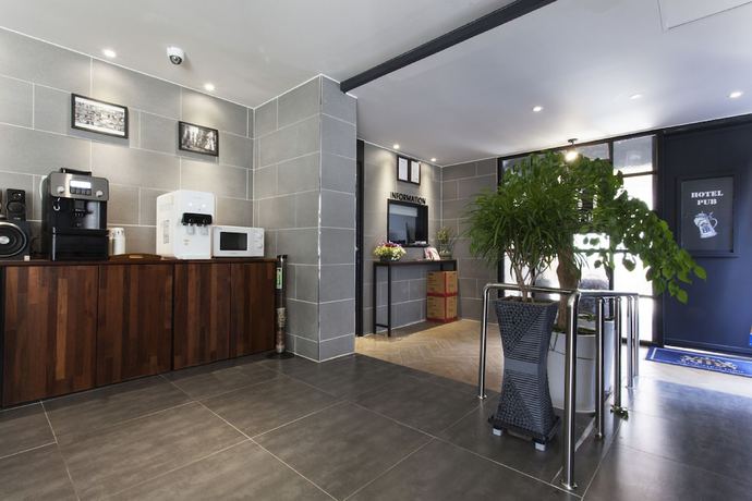 Imagen de los interiores del Hotel The Last. Foto 20