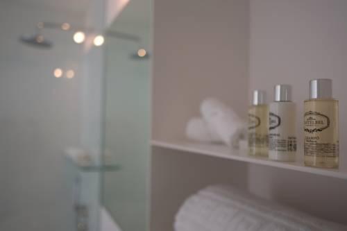 Imagen de la habitación del Hotel The Late Birds Lisbon - Gay Urban Resort. Foto 5