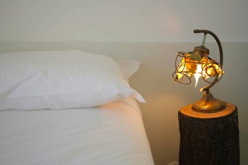 Imagen de la habitación del Hotel The Late Birds Lisbon - Gay Urban Resort. Foto 12