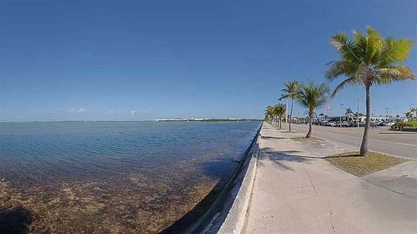 Imagen de los exteriores del Hotel The Laureate Key West. Foto 12