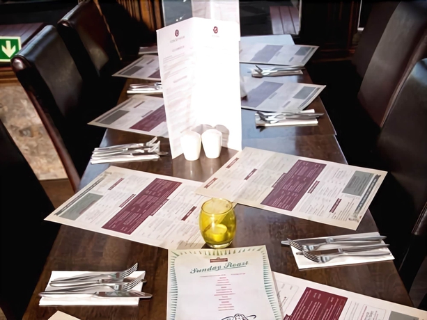 Imagen del bar/restaurante del Hotel The Laurelbank. Foto 2