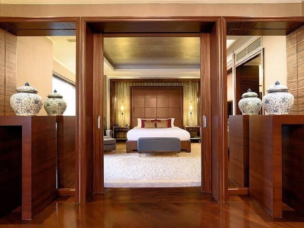 Imagen de la habitación del Hotel The Laurent and Banon Resorts. Foto 3