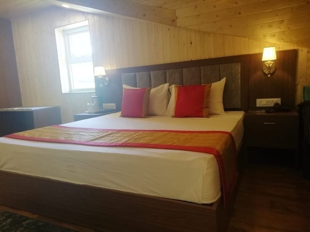 Imagen de la habitación del Hotel The Laurent and Banon Resorts. Foto 5