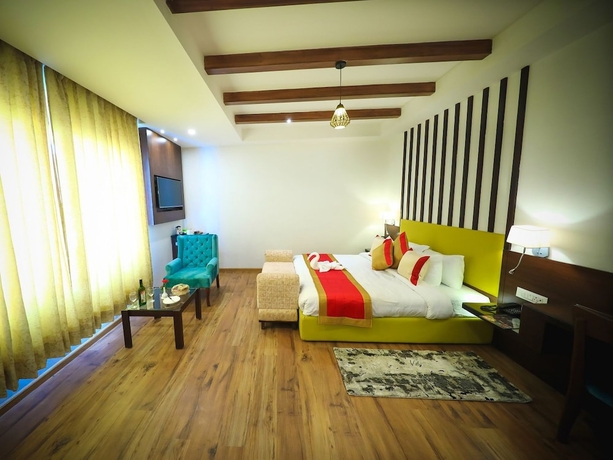Imagen de la habitación del Hotel The Laurent and Banon Resorts. Foto 6